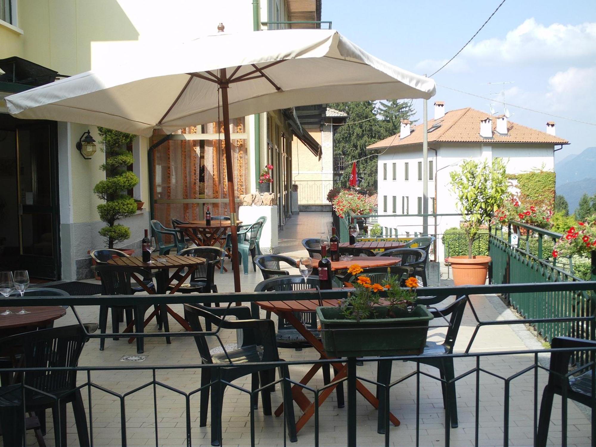 Budget Hotel Vittoria & Ristorante Marzio Ngoại thất bức ảnh