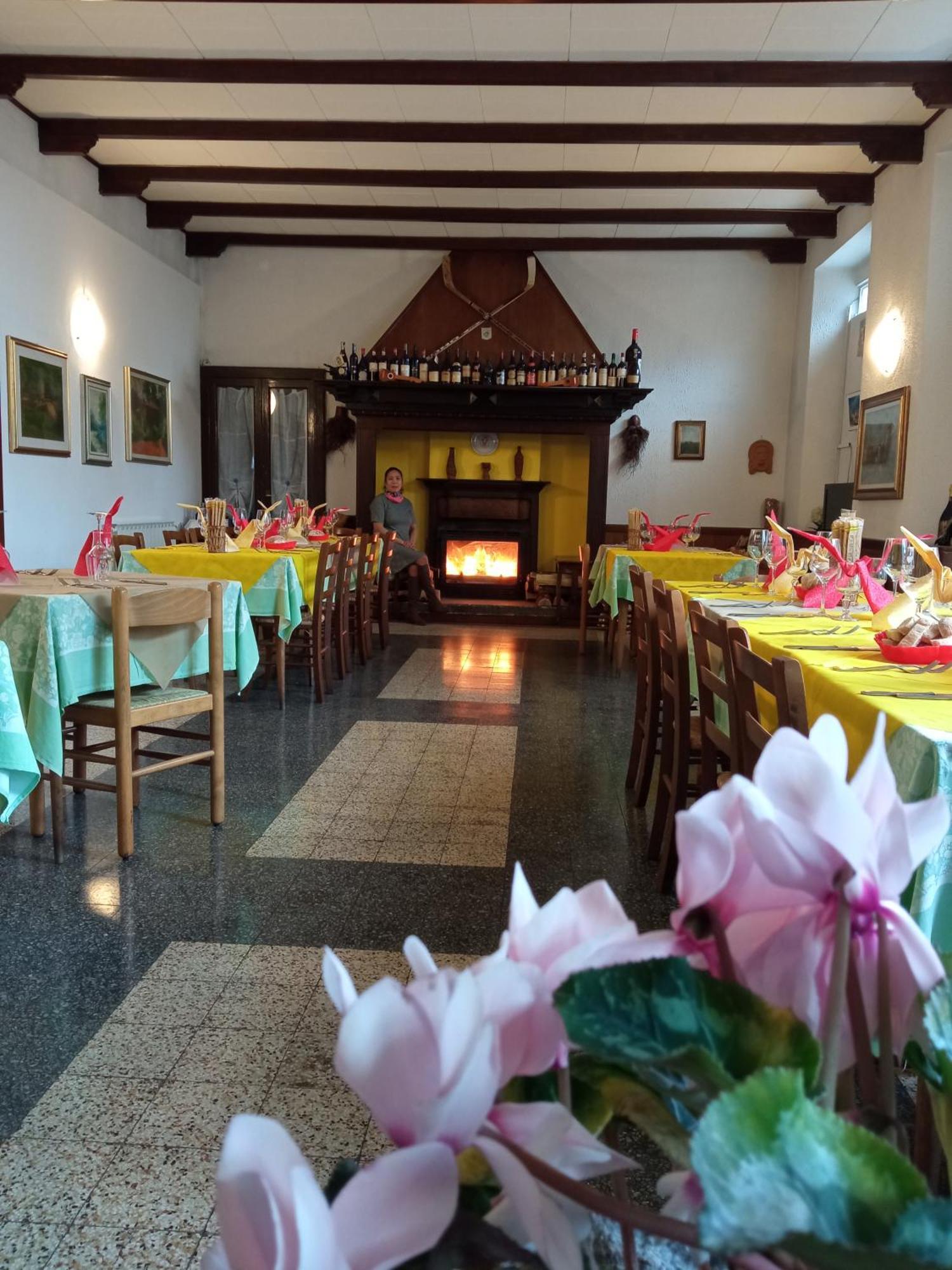 Budget Hotel Vittoria & Ristorante Marzio Ngoại thất bức ảnh